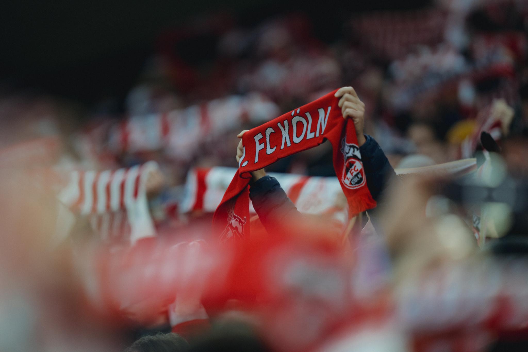 20240404 SSO_Fans_Stadion_ Schal_bastisevastos.jpg